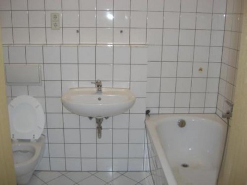 Chemnitz Großzügige 2-Zimmer mit Wannenbad und Laminat im Zentrum Wohnung mieten