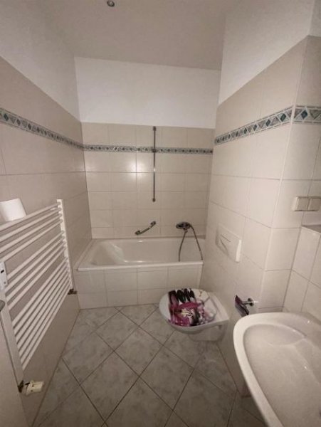 Chemnitz * Großzügige 2-Zimmer mit Wannenbad, möbl. Küche, Lift, Abstellraum und Laminat! * Wohnung mieten