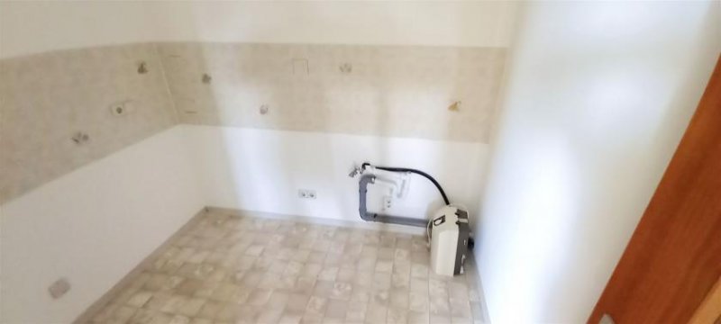 Chemnitz Großzügige 2-Zimmer mit Wannenbad, Balkon, Aufzug, Tiefgarage und Abstellraum am Küchwald Wohnung mieten