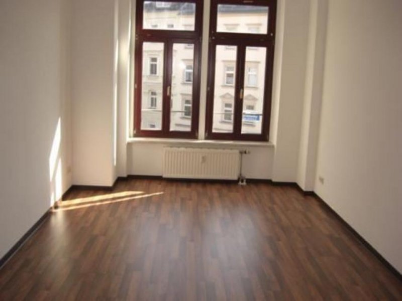 Chemnitz Großzügige 2-Zimmer mit Wannenbad und Laminat im Zentrum Wohnung mieten