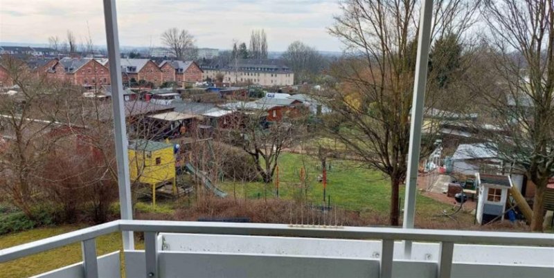 Chemnitz Großzügige 2-Zimmer mit Wannenbad, Balkon, Aufzug, Tiefgarage und EBK Wohnung mieten