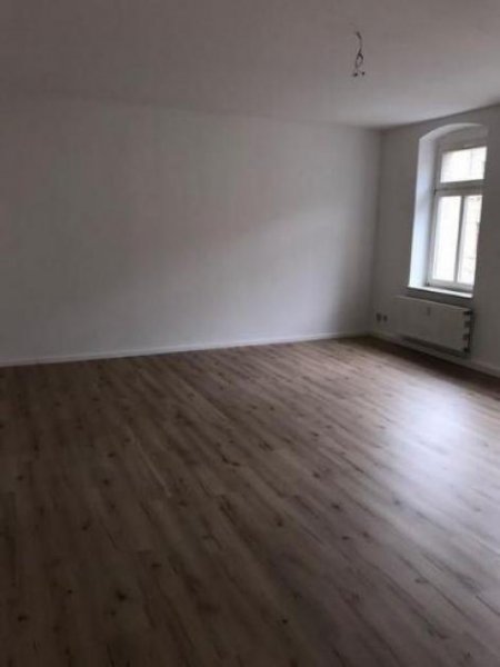 Chemnitz Großzügige 5-Zimmerwohnung mit 2 Balkonen, 2 Bädern, SP und Laminat in guter Lage! Wohnung mieten