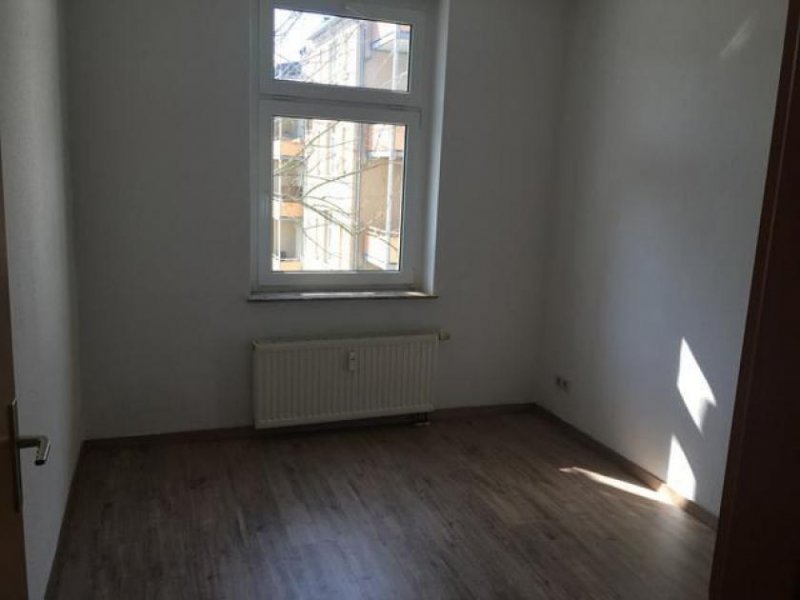 Chemnitz Günstige 2-Zimmer mit Wannenbad und Laminat in guter Lage! Wohnung mieten