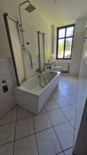 Chemnitz Kompakte 3-Zimmer mit Laminat, Balkon und Wannenbad in guter Lage! Vormieter verkauft EBK! Wohnung mieten