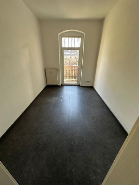 Chemnitz Gemütliche 3-Zimmer mit neuem Laminat, Wanne und Balkon in sehr guter Lage! Wohnung mieten