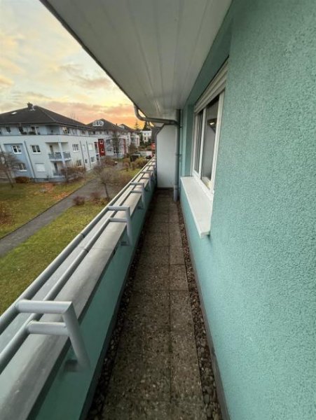 Chemnitz Großzügige DG 2-Zimmer mit TG , umlaufender Dachterrasse, Wanne und Lam. in sehr guter Lage! Wohnung mieten