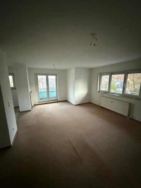 Chemnitz Großzügige DG 2-Zimmer mit TG , umlaufender Dachterrasse, Wanne und Lam. in sehr guter Lage! Wohnung mieten