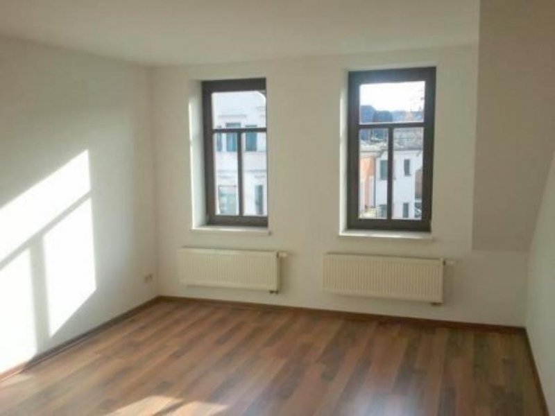 Chemnitz Große DG 2-Zimmer mit Einbauküche, Laminat in Topplage zum Toppreis! Stellplatz mgl. Wohnung mieten