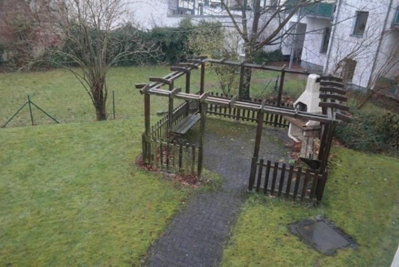 Chemnitz Großzügige 2-Zimmer mit neuem Laminat, Dusche und Balkon in ruhiger Lage! Wohnung mieten