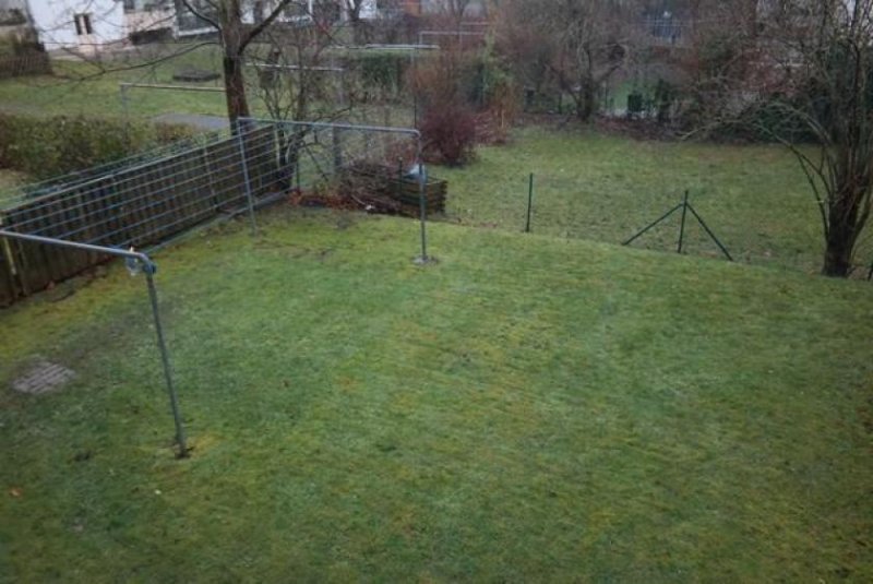 Chemnitz Großzügige 2-Zimmer mit neuem Laminat, Dusche und Balkon in ruhiger Lage! Wohnung mieten