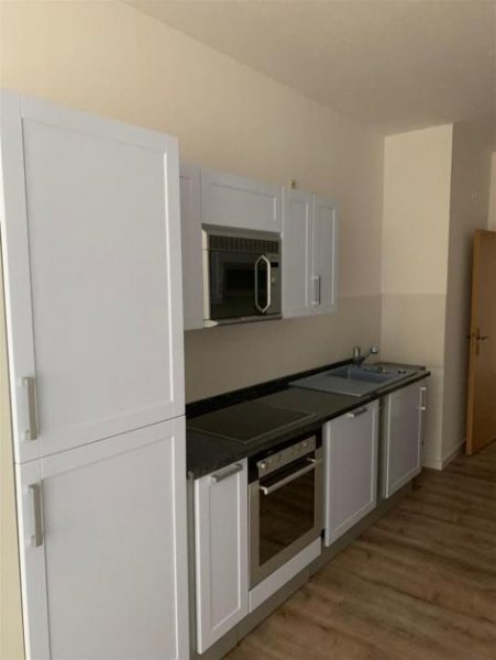 Chemnitz Großzügige 3-Zimmer mit Laminat, EBK und Wannenbad in guter Lage Wohnung mieten