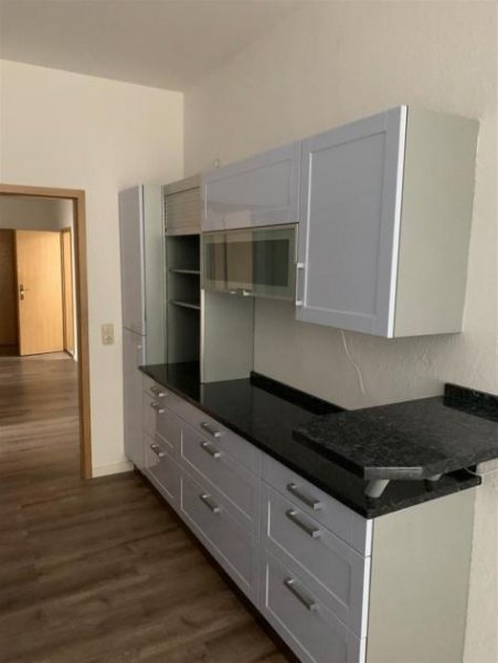 Chemnitz Großzügige 3-Zimmer mit Laminat, EBK und Wannenbad in guter Lage Wohnung mieten