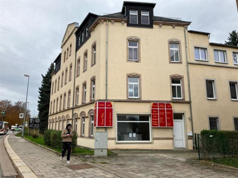 Chemnitz Großzügige 3-Zimmer mit Garage, Laminat, EBK und Wannenbad in guter Lage Wohnung mieten