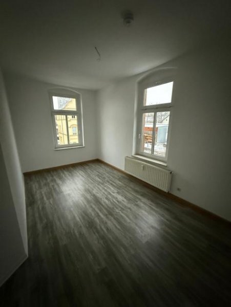Chemnitz Großzügige 3-Zimmer mit Garage, Laminat, EBK und Wannenbad in guter Lage Wohnung mieten