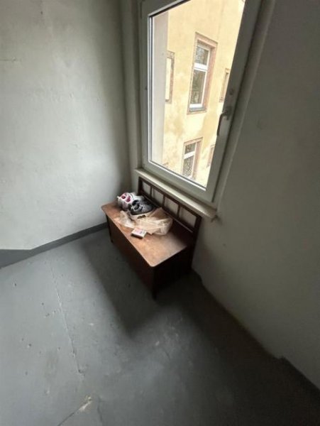 Chemnitz Großzügige Gewerbeeinheit in frequentierter Lage mit Garten! Garage bzw. Stellplatz mgl. Gewerbe mieten