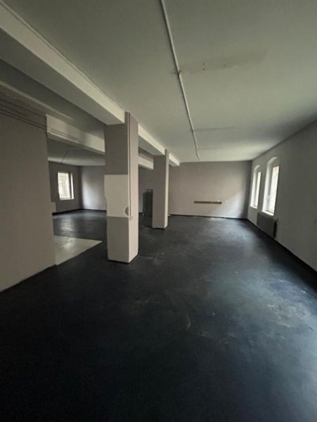 Chemnitz Großzügige Gewerbeeinheit in frequentierter Lage mit Garten! Garage bzw. Stellplatz mgl. Gewerbe mieten