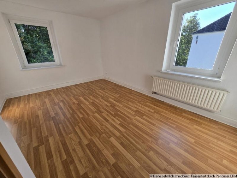 Chemnitz Helle Dachgeschosswohnung mit Balkon und Blick ins Grüne in Reichenbrand Wohnung mieten
