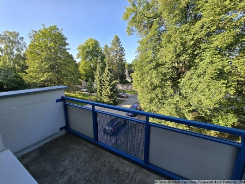 Chemnitz Helle Dachgeschosswohnung mit Balkon und Blick ins Grüne in Reichenbrand Wohnung mieten
