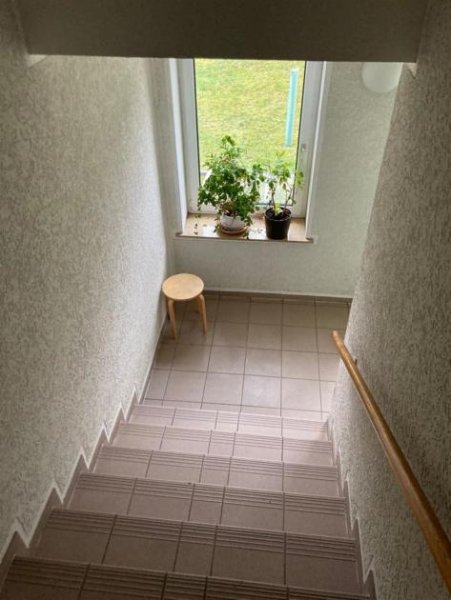 Chemnitz Großzügige 3-Zimmer mit Laminat, Wannenbad und großem Balkon in ruhiger Lage! Wohnung mieten