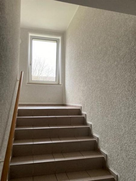 Chemnitz Großzügige 3-Zimmer mit Laminat, Wannenbad und großem Balkon in ruhiger Lage! Wohnung mieten