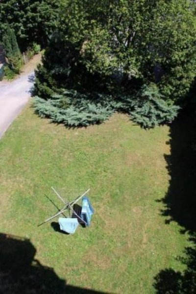 Chemnitz Großzügige 3-Zimmer mit Laminat, Wannenbad und großem Balkon in ruhiger Lage! Wohnung mieten