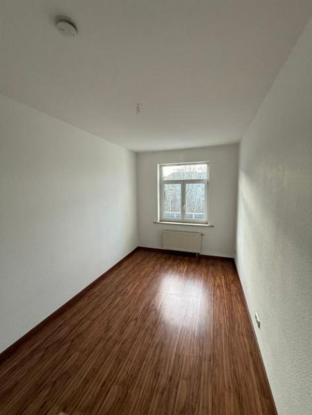 Chemnitz Günstige 2-Zimmer mit Balkon, Laminat und Dusche in guter Lage Wohnung mieten