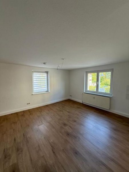 Chemnitz Gemütliche 2-Zimmer mit Laminat, offener Küche, Tageslichtbad mit Wanne und Dusche! Wohnung mieten