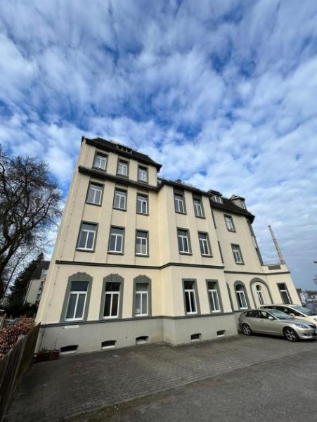 Chemnitz Neue Einbauküche! Große 3-Zimmer mit neuem Laminat und Wannenbad in guter Lage! Wohnung mieten