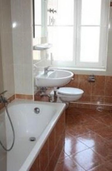 Chemnitz 2-Zimmer mit Laminat und Wannenbad in guter Lage Wohnung mieten