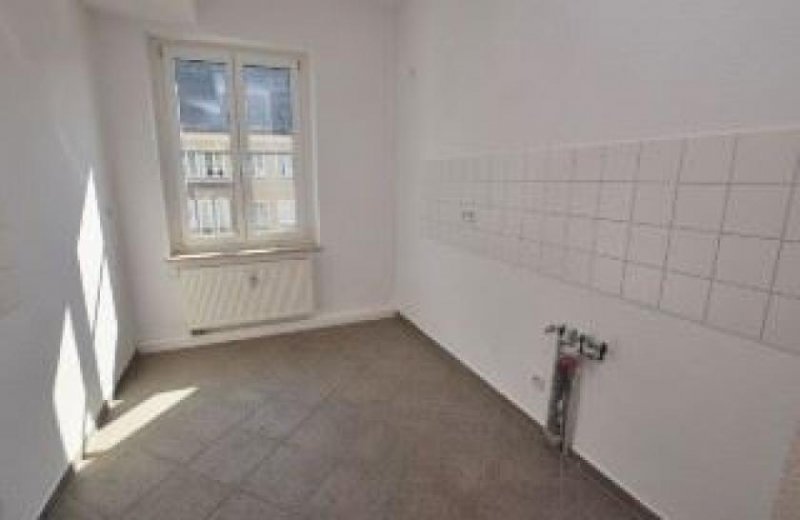 Chemnitz 2-Zimmer mit Laminat und Wannenbad in guter Lage Wohnung mieten
