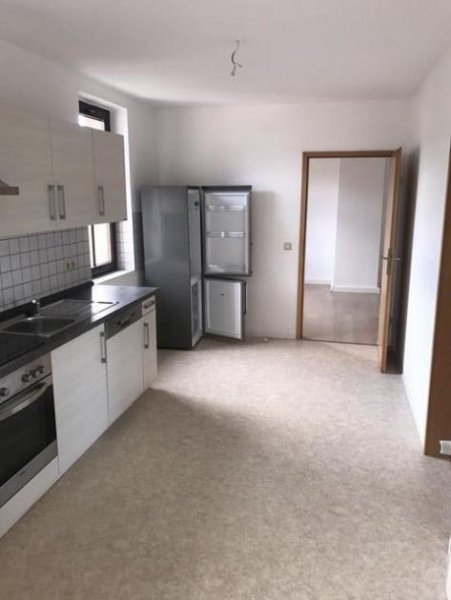 Chemnitz Einbauküche! Günstige DG 3-Zimmer mit Laminat und Wanne in guter Lage! Wohnung mieten