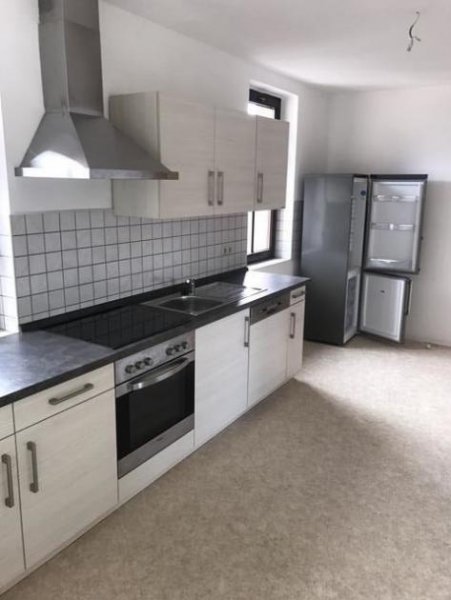 Chemnitz Einbauküche! Günstige DG 3-Zimmer mit Laminat und Wanne in guter Lage! Wohnung mieten