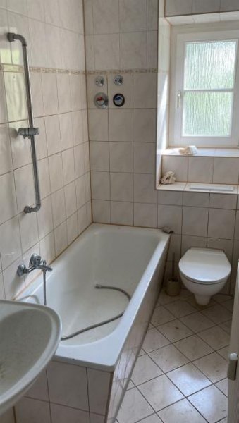 Chemnitz Gemütliche 2-Zimmer mit Laminat, Balkon und Wannenbad in ruhiger Lage! Vormieter verkauft EBK Wohnung mieten