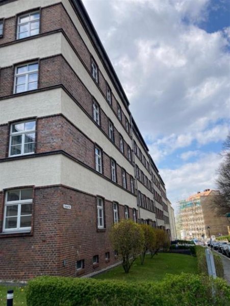 Chemnitz Große 4-Zimmer mit Wanne, sep.WC, Laminat und 2 Balkonen in ruhiger Lage! Wohnung mieten