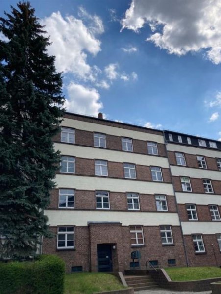 Chemnitz Großezügige 2-Zimmer mit Laminat, Wannenbad, EBK & Balkon in ruhiger Lage! Wohnung mieten