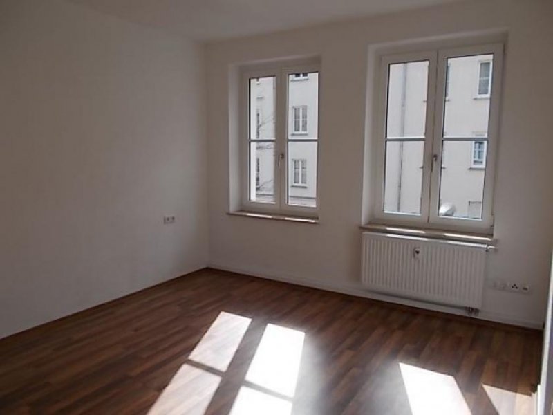 Chemnitz Großzügige 2-Zimmer mit Laminat und Wannenbad in guter Lage Wohnung mieten