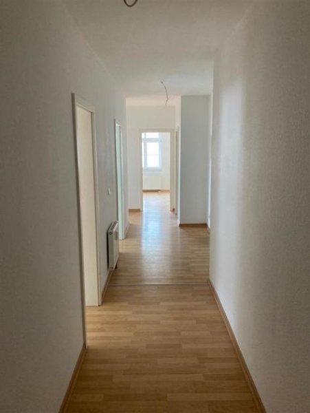 Chemnitz Großzügige 3-Zimmer mit Laminat, Aufzug und Wannenbad in Uninähe! Wohnung mieten