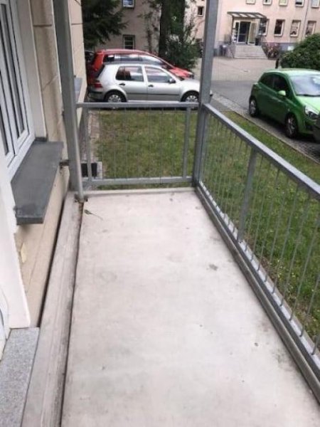 Chemnitz *** Großzügige 3-Zimmer mit Balkon, Laminat und Wannenbad in sehr schöner Lage! *** Wohnung mieten