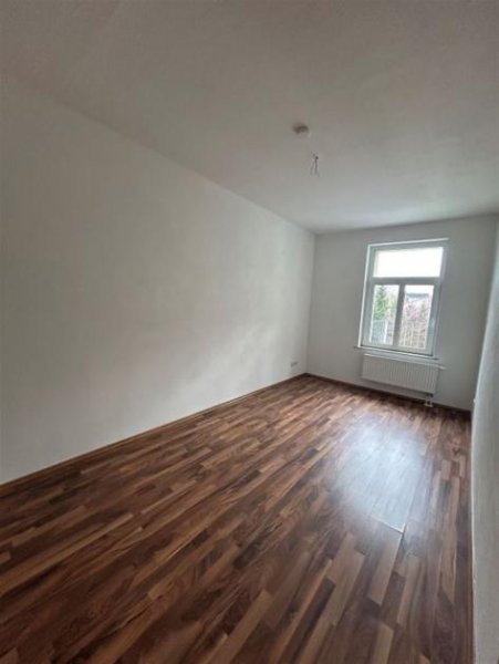 Chemnitz Großzügige 3-Zimmer mit Laminat, Balkon und Eckwanne in guter Lage Wohnung mieten