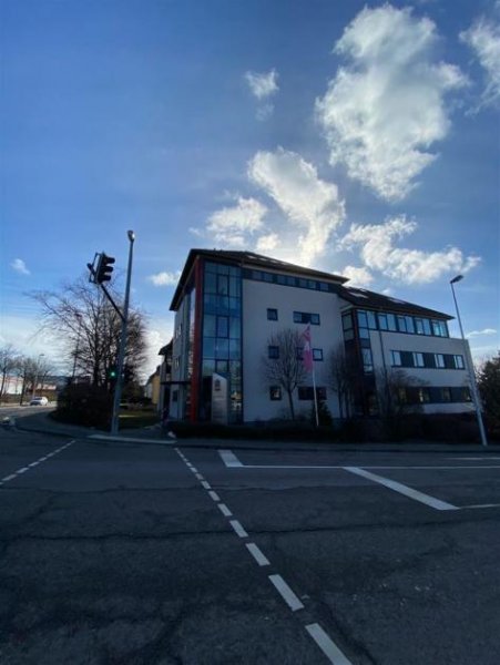 Chemnitz Großzügige 8-Zi. Büroeinheit mit 2xTG-Stellplätzen in guter Lage! Gewerbe mieten