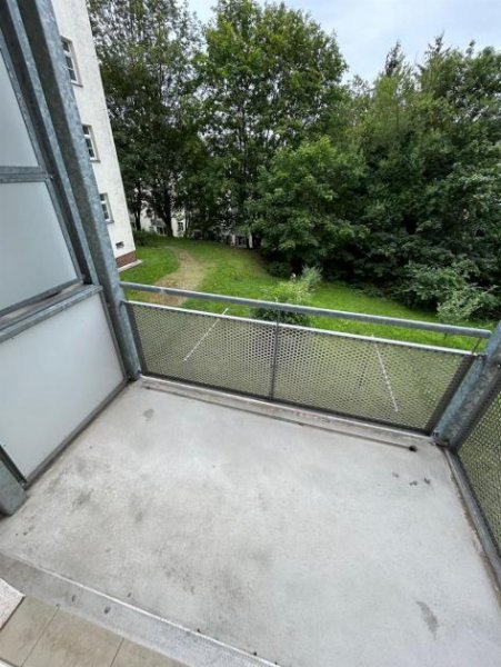 Chemnitz Günstige 2-Zimmer mit Laminat, Balkon, AR und Dusche in ruhiger Lage! Einbauküche mgl. Wohnung mieten