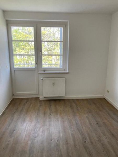 Chemnitz Günstige 2-Zimmer mit Laminat, Balkon und Wanne in ruhiger Lage! Wohnung mieten