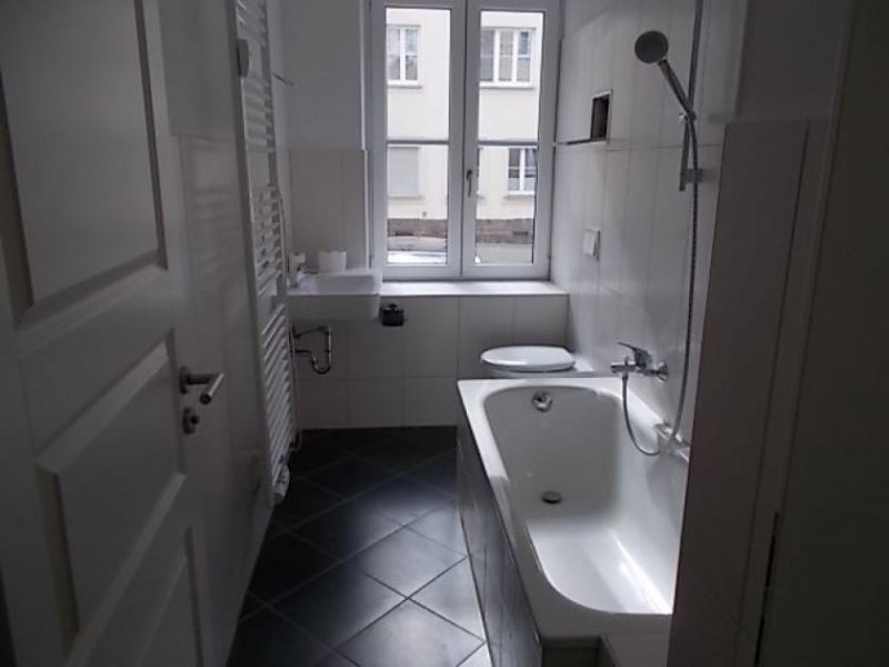 Chemnitz *** Günstige 2-Zimmer mit Laminat und Wannenbad in guter Lage *** Wohnung mieten