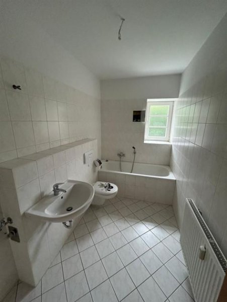 Chemnitz Günstige 2-Zimmer mit Laminat, Balkon, AR und Dusche in ruhiger Lage! Einbauküche mgl. Wohnung mieten