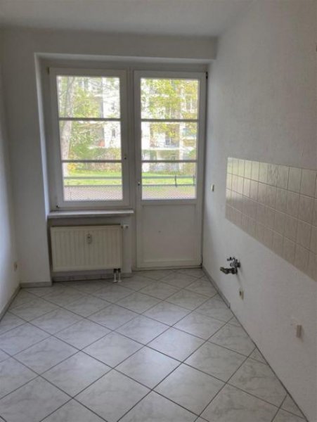 Chemnitz Kompakte 2-Zimmer mit Laminat, Wannenbad & Balkon in ruhiger Lage! Wohnung mieten