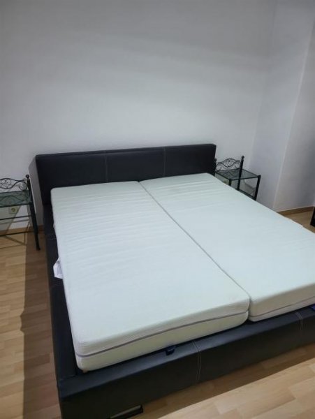 Chemnitz Möblierte 2-Zimmer mit Einbauküche, Laminat und Wannenbad in guter Lage Wohnung mieten