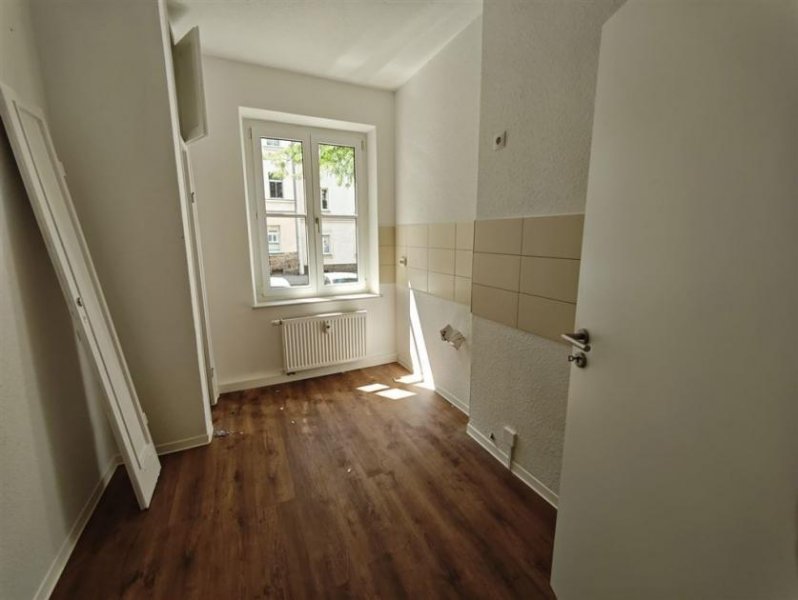 Chemnitz *Neusanierte und großzügige 2-Zimmer mit Laminat und Wannenbad in schöner Lage* Wohnung mieten