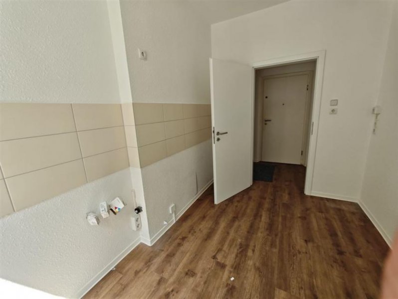 Chemnitz *Neusanierte und großzügige 2-Zimmer mit Laminat und Wannenbad in schöner Lage* Wohnung mieten