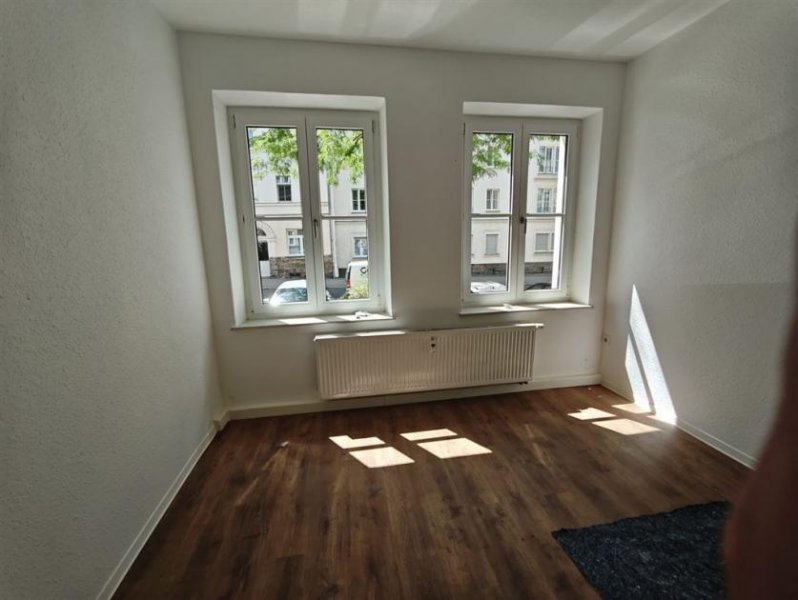 Chemnitz *Neusanierte und großzügige 2-Zimmer mit Laminat und Wannenbad in schöner Lage* Wohnung mieten