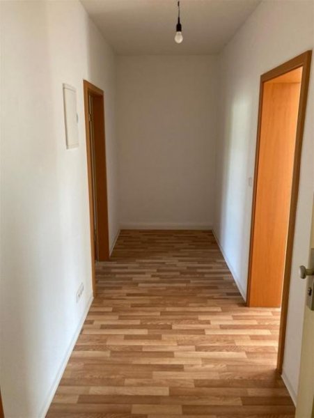 Chemnitz Schicke 2-Zimmer mit Einbauküche, Laminat, Wannenbad & Balkon in ruhiger Lage! Wohnung mieten